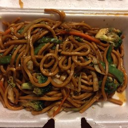 Veggie Lo Mein. Pretty good. Veggie Lo Mein. Pretty good.