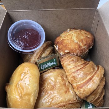 Tatte Bakery & Cafe | Beacon St - Pastry Basket - Bakeries Near Me - Brookline, Massachusetts