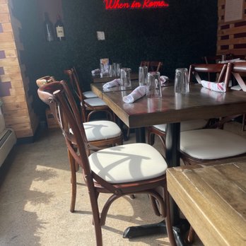 Romanacci - Westport - Pizza Near Me - Westport, Connecticut