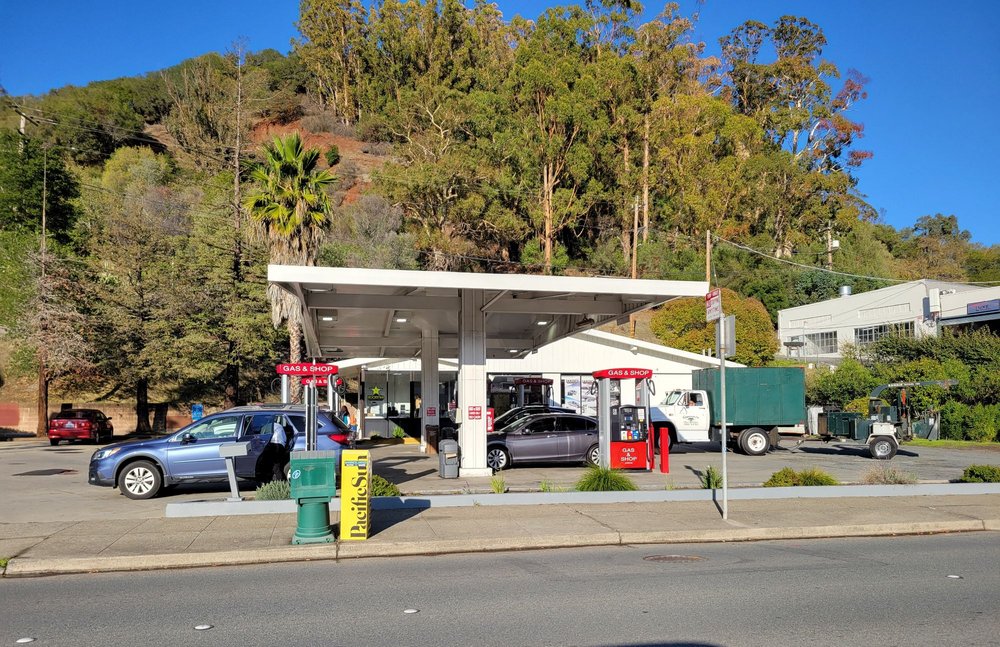 GAS & SHOP Updated October 2024 42 Reviews 750 Sir Francis Drake Blvd, San Anselmo