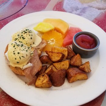 Geoffrey's Malibu - Eggs benedict - Seafood Near Me - Malibu, California Geoffrey's Malibu - Eggs benedict - Seafood Near Me - Malibu, California