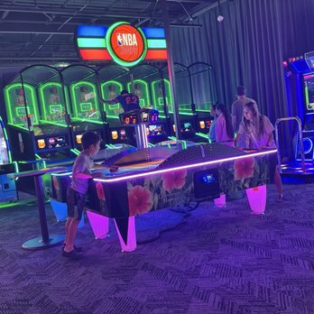 Dave & Buster's Ala Moana - Arcades Near Me - Honolulu, Hawaii