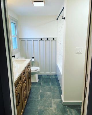 Lindsey Home Improvement Logo