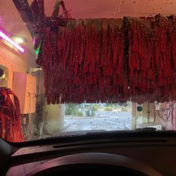 Hembree Shell - The top roller hydraulics broke. This is what dragged on my roof the whole wash. 0/10 would NOT recommend.