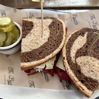 The Bonnie - Vegan Pastrami Reuben - Cocktail Bars Near Me - Astoria, New York The Bonnie - Vegan Pastrami Reuben - Cocktail Bars Near Me - Astoria, New York