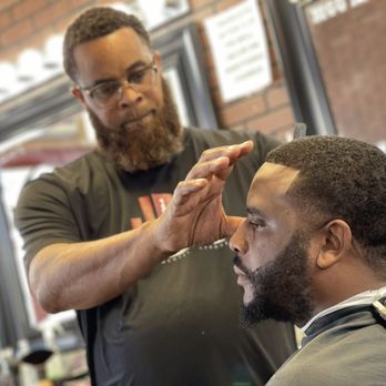Bigg Redd's Barbershop - Mr BIGG REDD: Focused !! - Barbers Near Me - Wilmington, North Carolina Bigg Redd's Barbershop - Mr BIGG REDD: Focused !! - Barbers Near Me - Wilmington, North Carolina