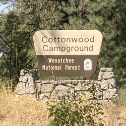 Cottonwood Campground - Entrance marker