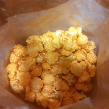 Wells Street Popcorn - Cheese popcorn - Popcorn Shops Near Me - Oak Park, Illinois