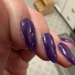 Viet Nails - Wavy and inconsistent, bad topcoat, sloppy
