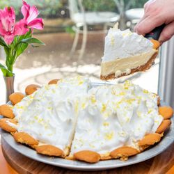 Caffe Caffe - North Hullen - Lemon Ice Box Pie to the max!!