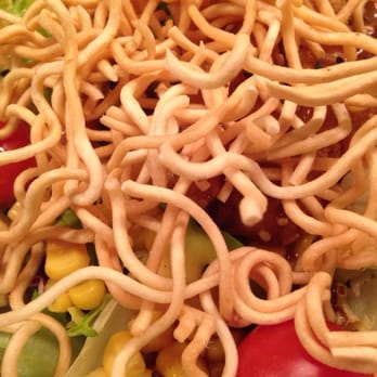 Udon - Asian chicken salad (with fried chicken) - Japanese Near Me - Barcelona, B
