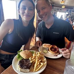 We got the burgers! We got the burgers!