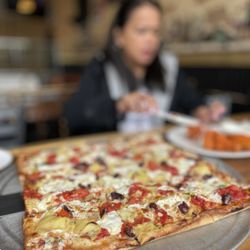 Riviera V Pizzeria
