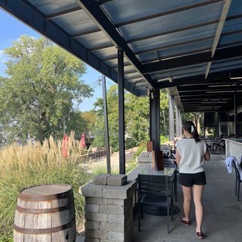 River House - Exterior seating - New American Near Me - Louisville, Kentucky River House - Exterior seating - New American Near Me - Louisville, Kentucky
