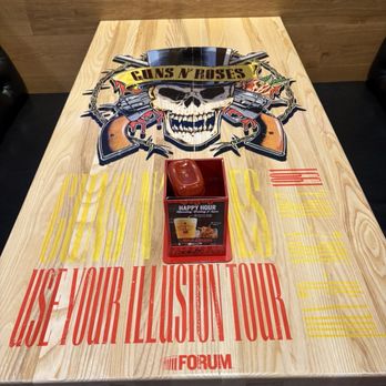 Rock & Brews - Booth table - Brewpubs Near Me - Ridgefield, Washington Rock & Brews - Booth table - Brewpubs Near Me - Ridgefield, Washington