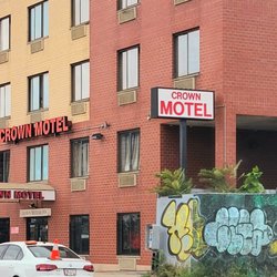 Crown Motor Inn - Queens blvd side
