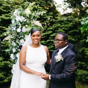 Floreal Blooms - Emerson arch - Wedding Planning Near Me - Butler, New Jersey