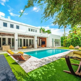 Luxuri - Perfect outdoor area for large groups - Vacation Rentals Near Me - North Miami Beach, Florida Luxuri - Perfect outdoor area for large groups - Vacation Rentals Near Me - North Miami Beach, Florida