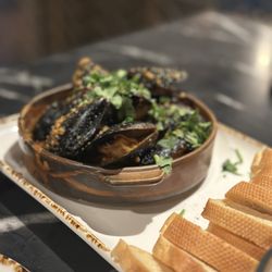 Broken Spirits-Anaheim - Mussels
