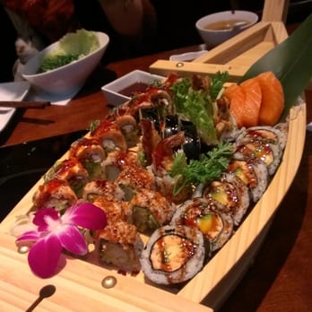 Q Restaurant - Sushi boat - Chinese Near Me - Boston, Massachusetts Q Restaurant - Sushi boat - Chinese Near Me - Boston, Massachusetts