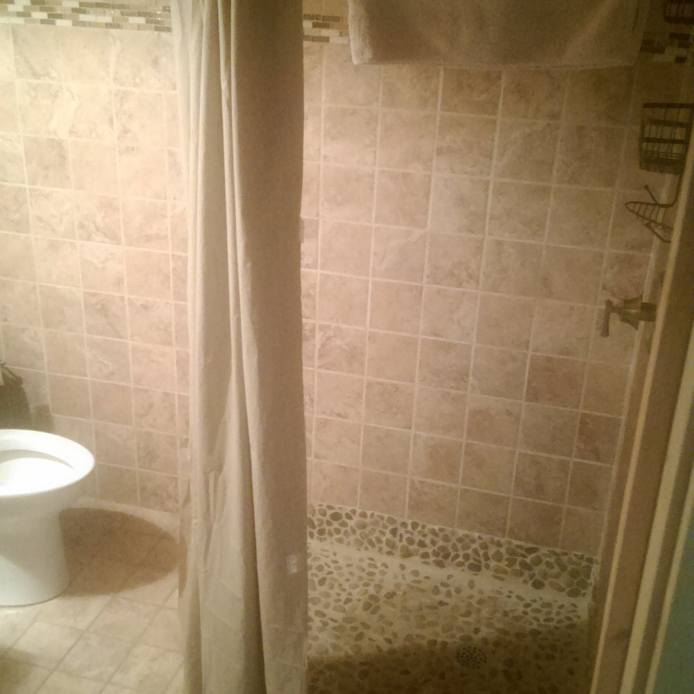 Camp LeConte - Incredibly clean bathroom in the tree house! - Campgrounds Near Me - Gatlinburg, Tennessee