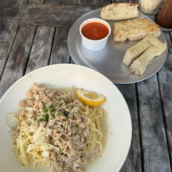 Repetti's Pizza and Provisions - Spaghetti White Clam - Pizza Near Me - Honolulu, Hawaii Repetti's Pizza and Provisions - Spaghetti White Clam - Pizza Near Me - Honolulu, Hawaii