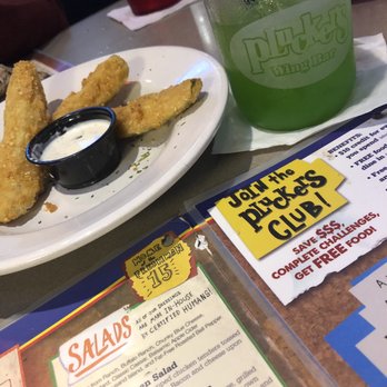 Pluckers Wing Bar - Grapevine - At my fav wing place - Chicken Wings Near Me - Grapevine, Texas Pluckers Wing Bar - Grapevine - At my fav wing place - Chicken Wings Near Me - Grapevine, Texas