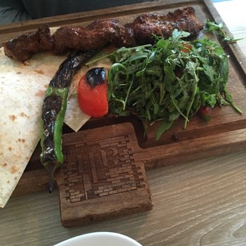 Ali Ocakbaşı - Lamb with pita and tomato - Turkish Near Me - Amsterdam, New Hampshire