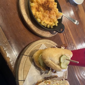 The Eagle Louisville - Fried Chicken Sandwich Mac and Cheese - Southern Near Me - Louisville, Kentucky