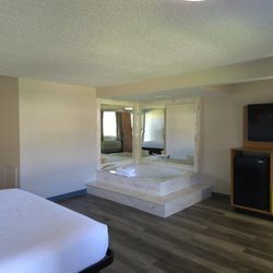 Studio with Jetted Tub