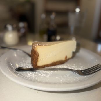 Frankie's Italian Kitchen - New York cheesecake - Italian Near Me - Tarzana, California Frankie's Italian Kitchen - New York cheesecake - Italian Near Me - Tarzana, California