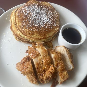 The Peach - Ricotta pancakes w/chicken - Breakfast & Brunch Near Me - Oakland, California The Peach - Ricotta pancakes w/chicken - Breakfast & Brunch Near Me - Oakland, California