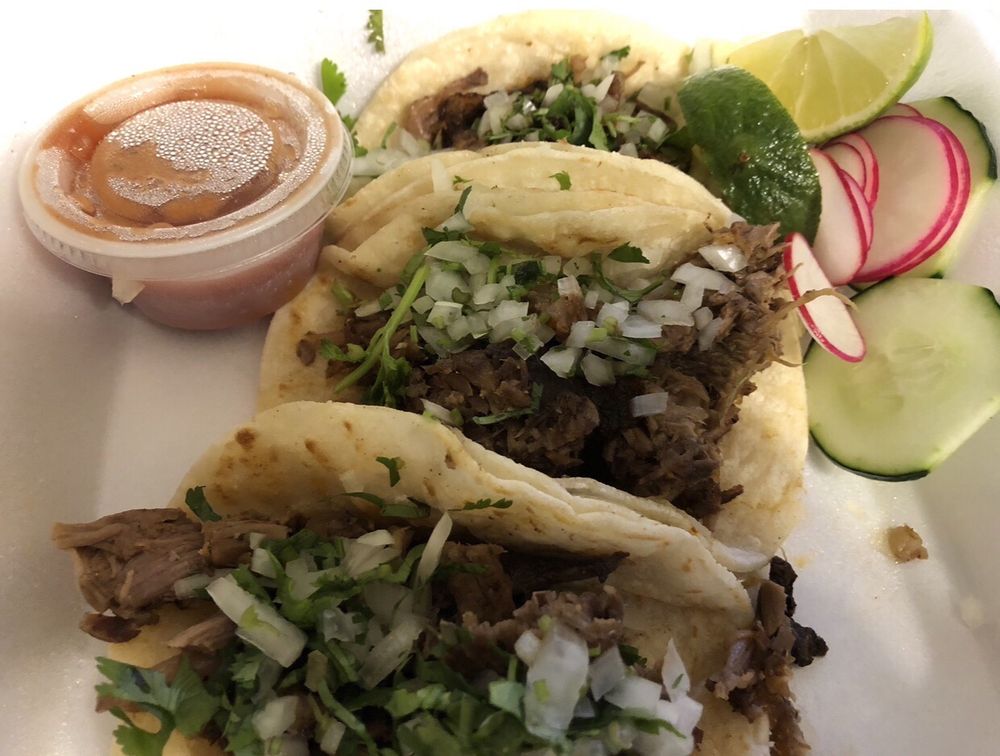 Tienda Mexicana Tres Hombres — Mexican restaurant in Marion