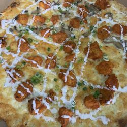 Mama's Treats - Large buffalo chicken pizza