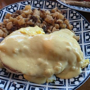 Bloom & Brunch - Classic Eggs Benedict - Waffles Near Me - Manitowoc, Wisconsin Bloom & Brunch - Classic Eggs Benedict - Waffles Near Me - Manitowoc, Wisconsin