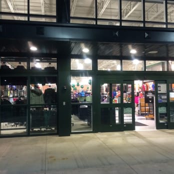 DICK'S Sporting Goods - Sports Wear Near Me - Savannah, Georgia