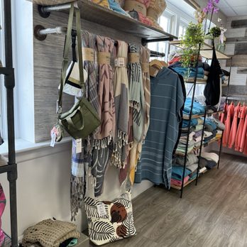 Nalu Surfhouse - Women's Clothing Near Me - Newburyport, Massachusetts Nalu Surfhouse - Women's Clothing Near Me - Newburyport, Massachusetts
