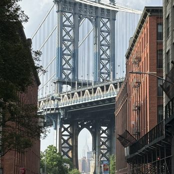 Dumbo - Landmarks & Historical Buildings Near Me