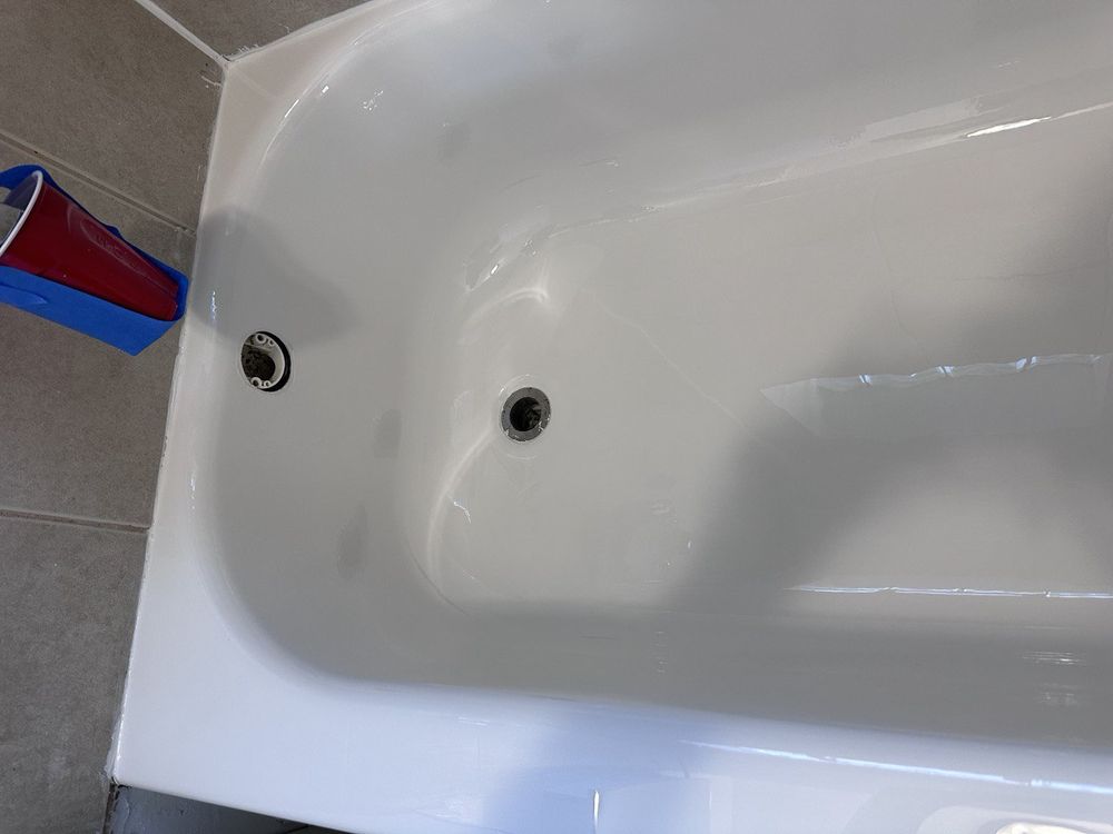 Slide of Handywolf Bathtub reglazing