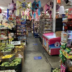 Mucho Mas - Interior, Thursday 7 December 2023.