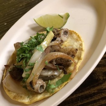 Picosos - Tripa taco - Mexican Near Me - Memphis, Tennessee