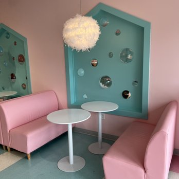 Kitty Bubble Cafe & Bar - Cafe decor is so kawaii - Cafes Near Me - Columbus, Ohio Kitty Bubble Cafe & Bar - Cafe decor is so kawaii - Cafes Near Me - Columbus, Ohio