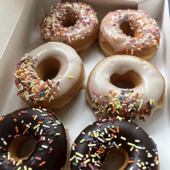King’s Donuts - Some delicious donuts to make my office staff workers happy. Make them feel good! - Donuts Near Me - Gardena, California King’s Donuts - Some delicious donuts to make my office staff workers happy. Make them feel good! - Donuts Near Me - Gardena, California