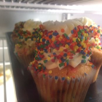 Jennivee’s Bakery - Birthday cake - Desserts Near Me - Chicago, Illinois Jennivee’s Bakery - Birthday cake - Desserts Near Me - Chicago, Illinois