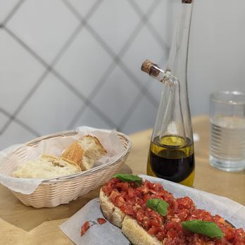 Mastra - Complimentary bread with oil & vinegar, and the Bruschetta - Italian Near Me - American Fork, Utah