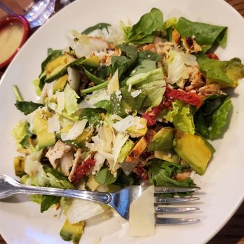 Old Chicago Pizza + Taproom - Spinach, chicken, and Avocado salad - Pizza Near Me - LAKEWOOD, Colorado Old Chicago Pizza + Taproom - Spinach, chicken, and Avocado salad - Pizza Near Me - LAKEWOOD, Colorado