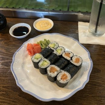 Dao Restaurant - Salmon Roll, Avocado Roll - Asian Fusion Near Me - Tallahassee, Florida