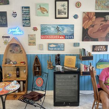 Shore To Door - Inside seating. The wall is artful - Seafood Markets Near Me - Miami, Florida Shore To Door - Inside seating. The wall is artful - Seafood Markets Near Me - Miami, Florida