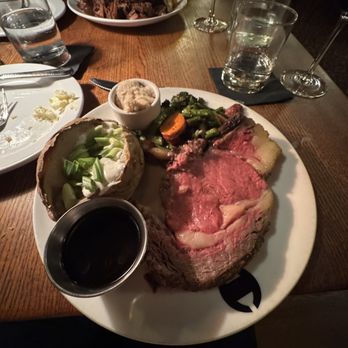 Hamley Steakhouse & Saloon - Perfect Prime Rib - Steakhouses Near Me - Pendleton, Oregon
