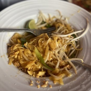Thai District - Pad Thai-very very enjoyable - Thai Near Me - Long Beach, California Thai District - Pad Thai-very very enjoyable - Thai Near Me - Long Beach, California
